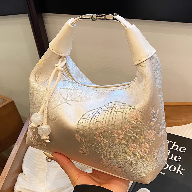 手拎新中式国风腋下包包女士2025秋季小众刺绣高级感单肩斜挎女包