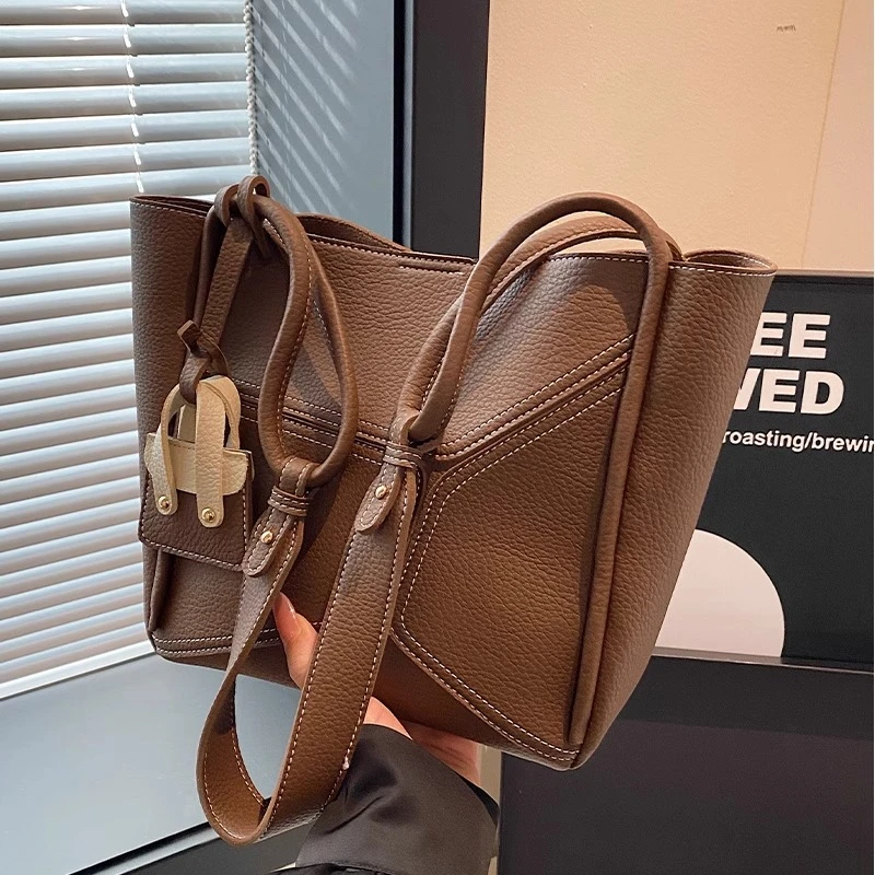 小众设计包包女式2024年冬季复古休闲百搭单肩包大容量通勤托特包