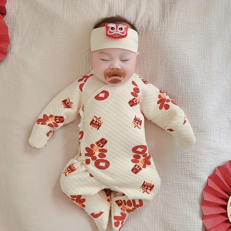 新生婴儿儿衣服冬季夹棉连体衣龙年宝宝中国风拜年服纯棉保暖连脚