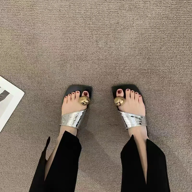 夏夏推荐时尚简约气质拖鞋