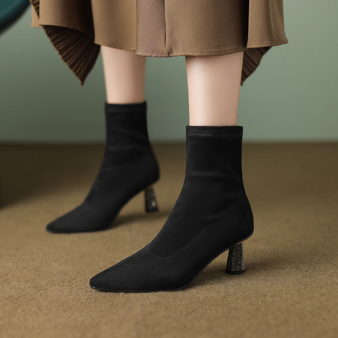 星期六时尚细跟高跟靴子尖头2024秋冬弹力靴气质单里瘦瘦靴百搭鞋