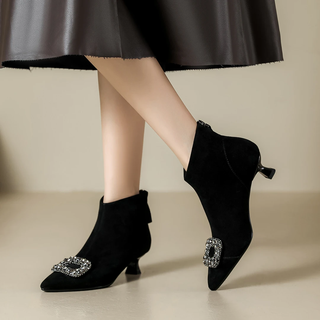 【羊反绒】星期六气质尖头时尚短靴2025年秋冬季百搭细跟短筒女鞋子