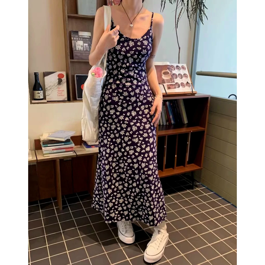 法式复古碎花吊带连衣裙女夏季海边度假温柔风气质收腰显瘦长裙子