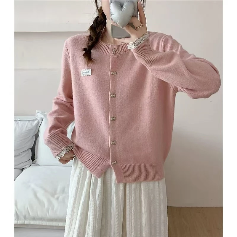 【玉软花柔】温柔风蕾丝花边软糯重工珍珠扣叠穿针织开衫上衣-889