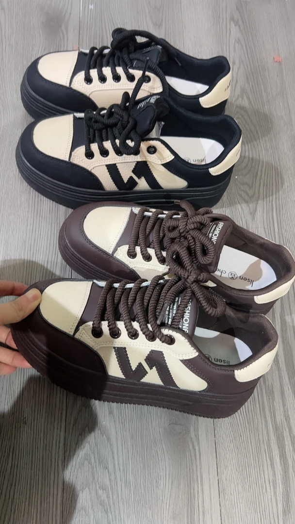 秋冬新款休闲百搭厚底时尚潮流板鞋。