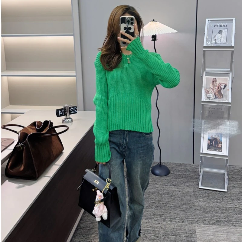 2025秋冬新款设计收腰绿色圆领毛衣V1062