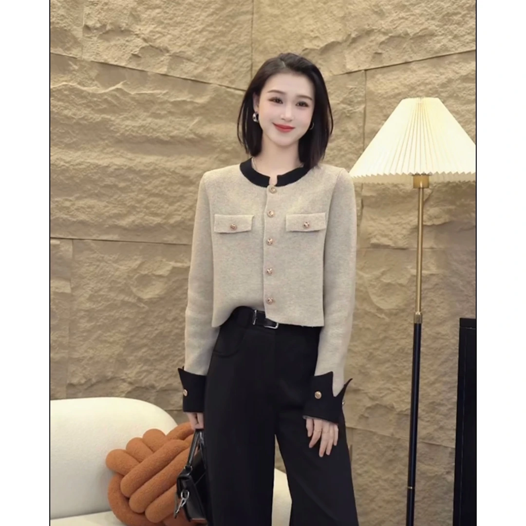 洋气女装显瘦时尚秋冬法式爆款2024新款设计感毛衣开衫7051