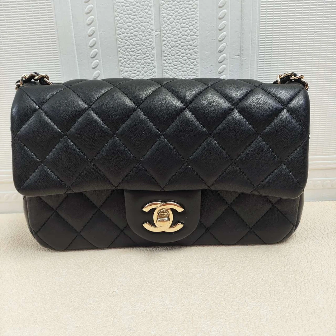 99新 Chanel/香奈儿 香奈儿羊皮足球CF大mini 底长20cm黑色金扣