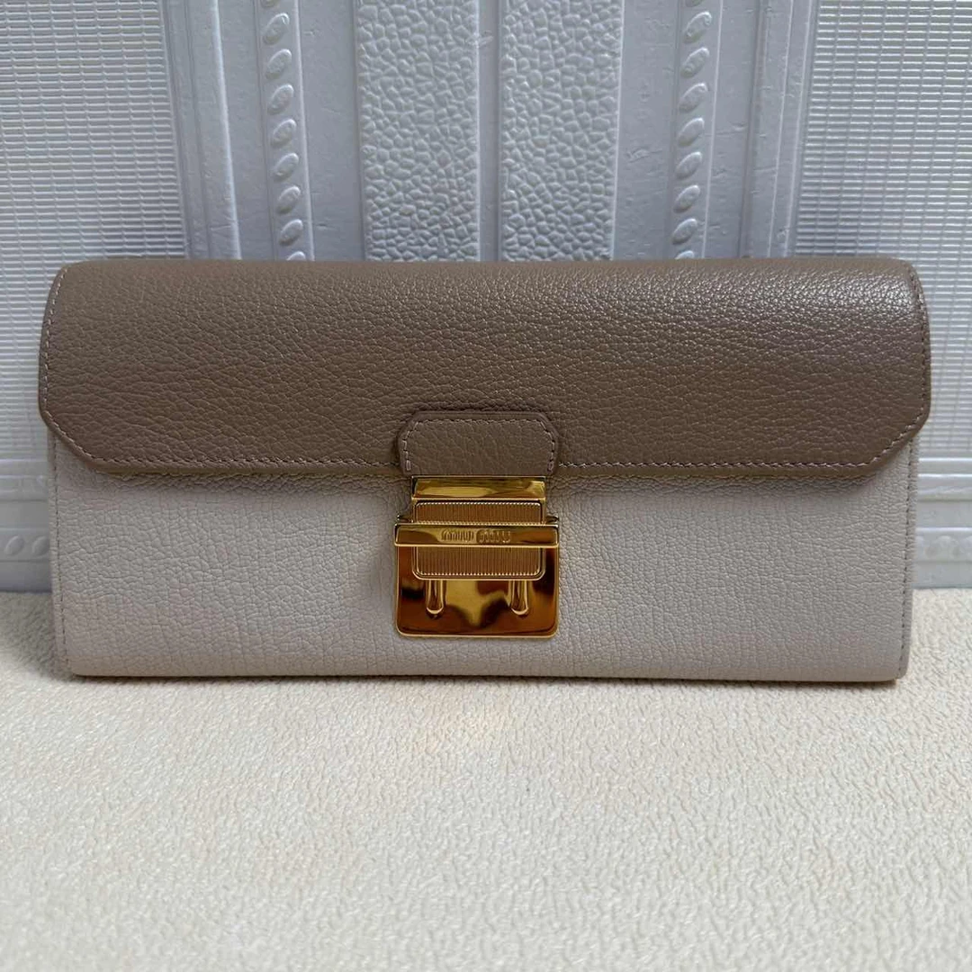 99新 MIU MIU/缪缪 麦殿甄选/缪缪牛皮链条包底长21白色
