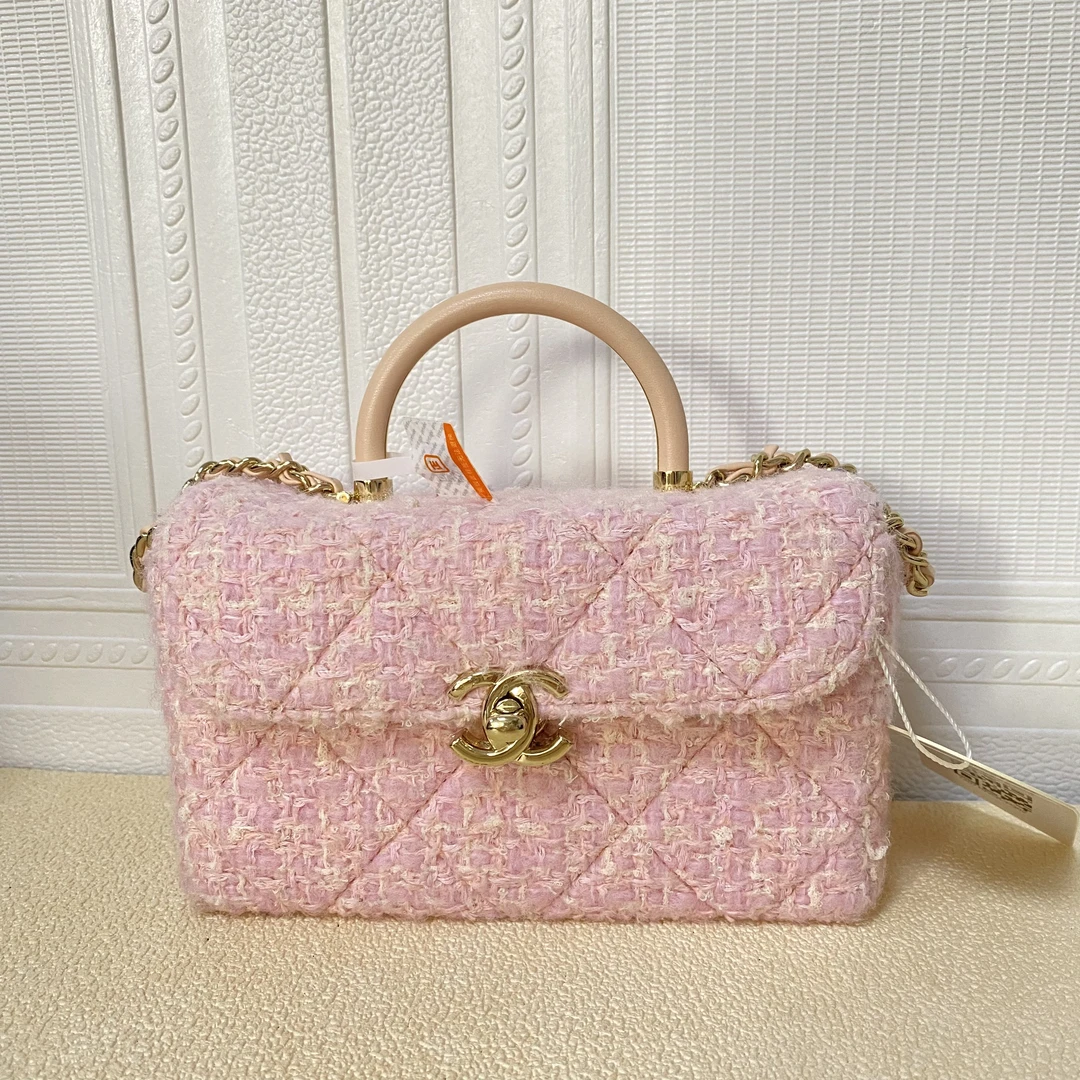 95新 Chanel/香奈儿 麦殿甄选/毛呢化妆包底17粉色金扣芯片款斜挎