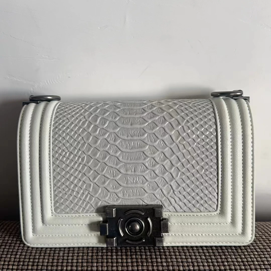 AIDAI/爱黛【秋冬上新】青灰白小辣妈头层牛皮 20*7*11AD06474