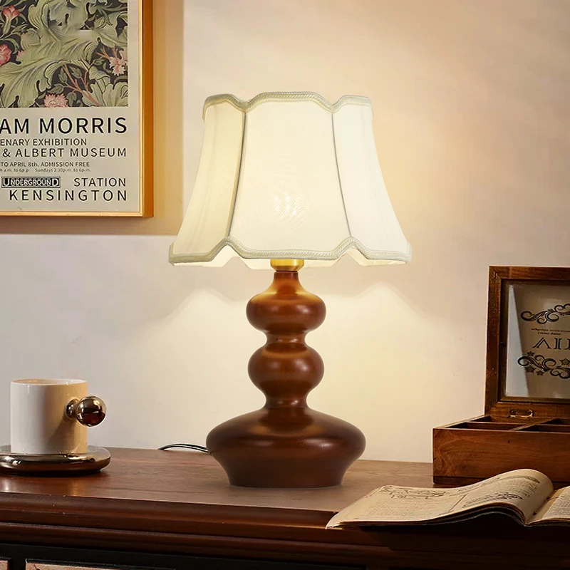 中古实木复古台灯2024新款卧室床头灯轻奢高级感主卧网红氛围灯