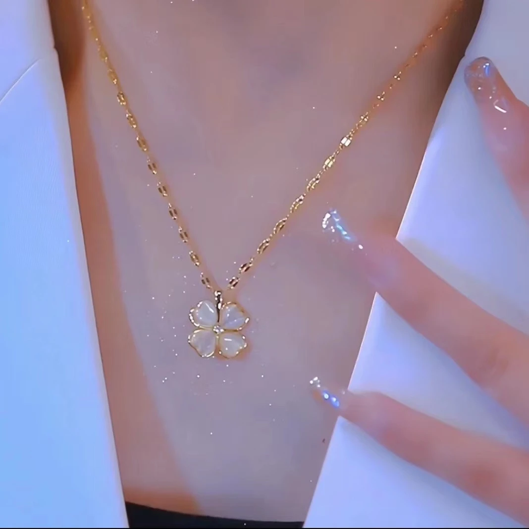 钛钢项链 气质轻奢四叶花颈链女时尚日韩爱心四叶草吊坠锁骨坠链