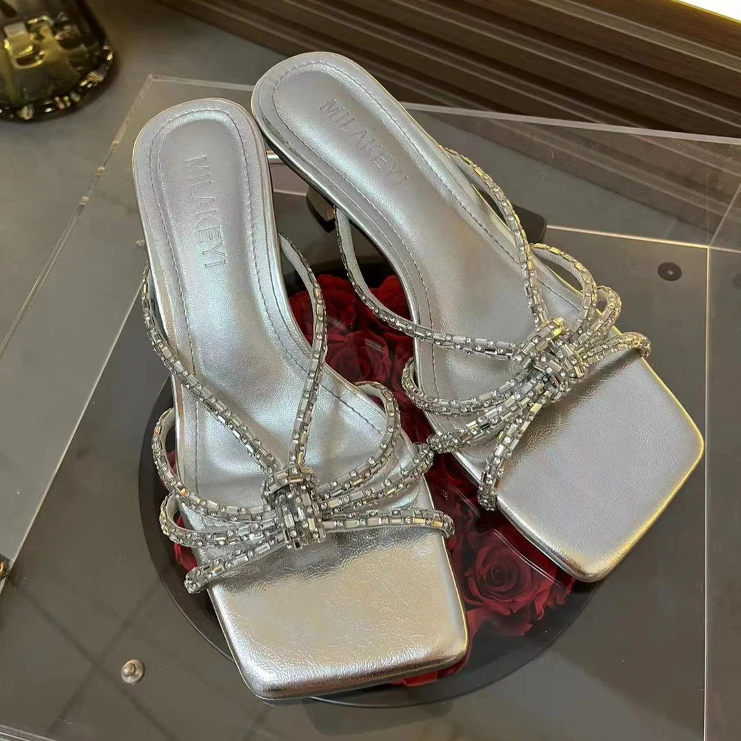 2024夏季新款女中跟高跟鞋细跟水钻一字带时装仙女风气质性感外穿