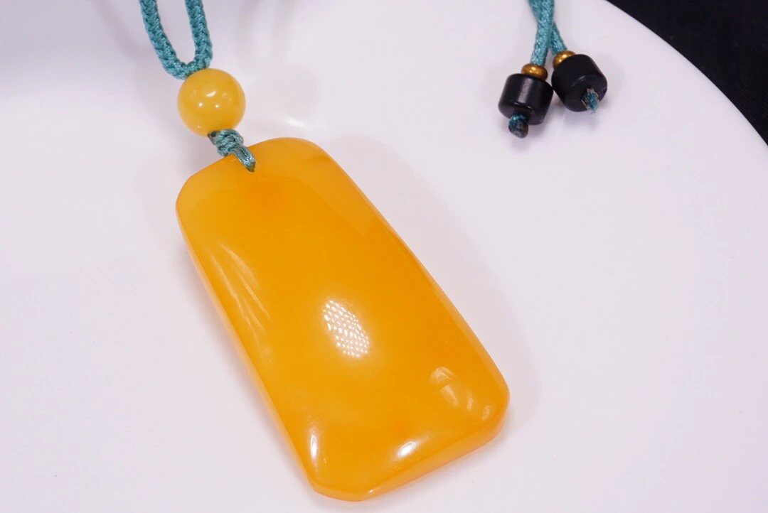 蜜蜡吊坠 鸡油黄平安无事牌 多样性发一套