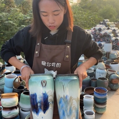 红陶20CM以下瑕疵高31口13无孔