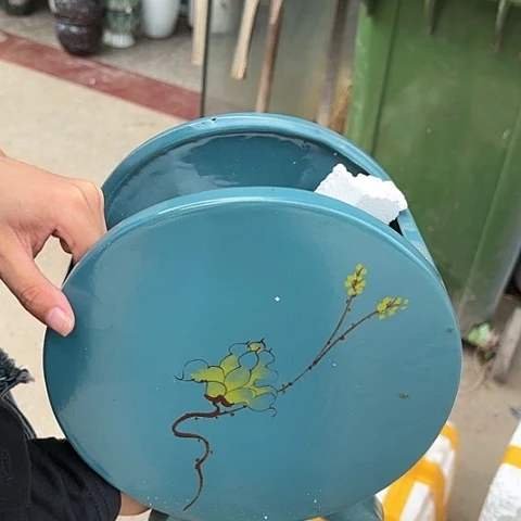 红陶20CM以下瑕疵高24长19宽12