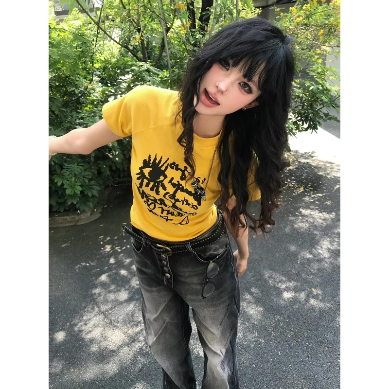 多巴胺夏季新款修身显瘦短袖t恤女装设计感纯欲黄色字母印花上衣