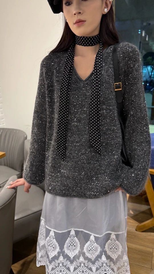 【紫·更】女装V领长袖设计师毛衫气质打底外套