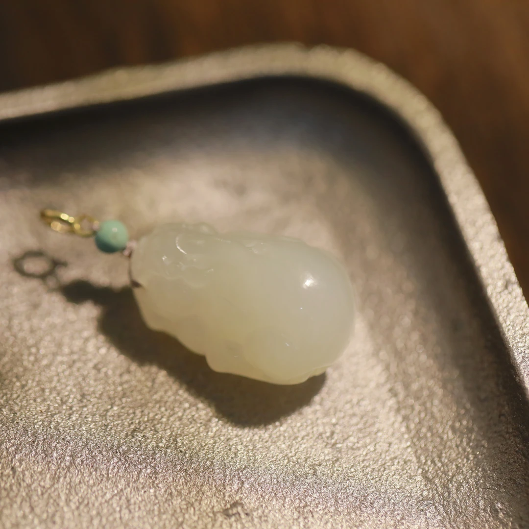 麦麦【楚河】天然和田玉羊脂貔貅+18K金配件 吊坠 多样性发货其一