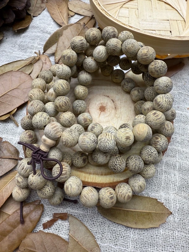 【福臻文玩】Q114越南沉木0.8m多圈