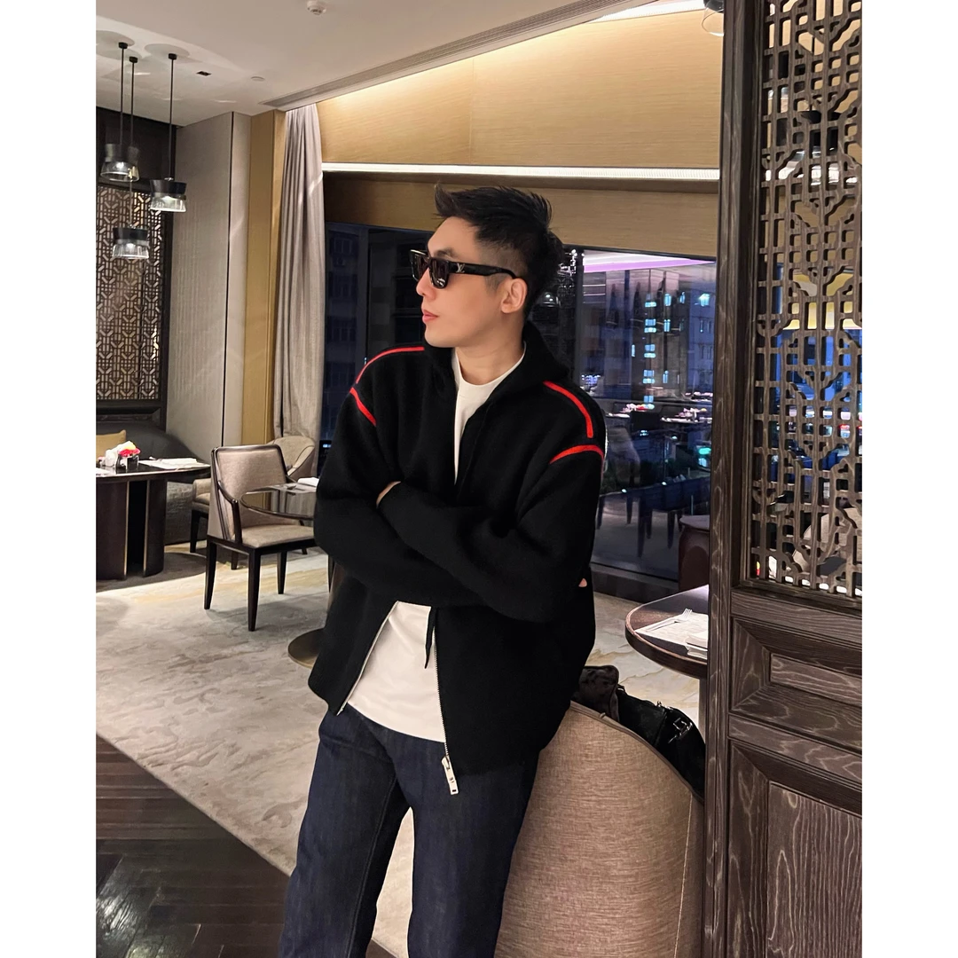 【红色条纹】黑色肩膀嵌花秋冬重磅羊毛混纺搭连帽毛衣开衫保暖外套