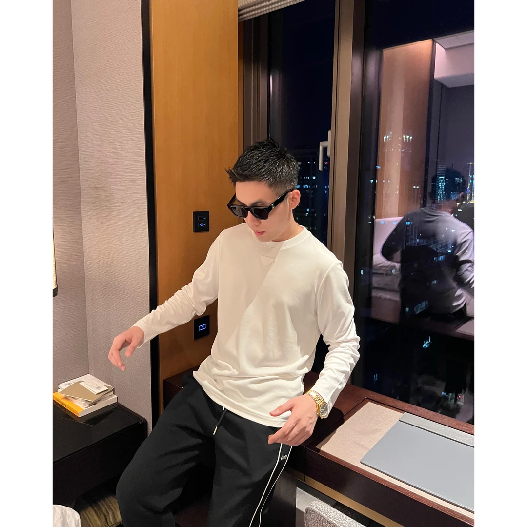 【三角徽章】秋季潮男液氨空气棉卫衣宽松圆领套头基础打底长袖