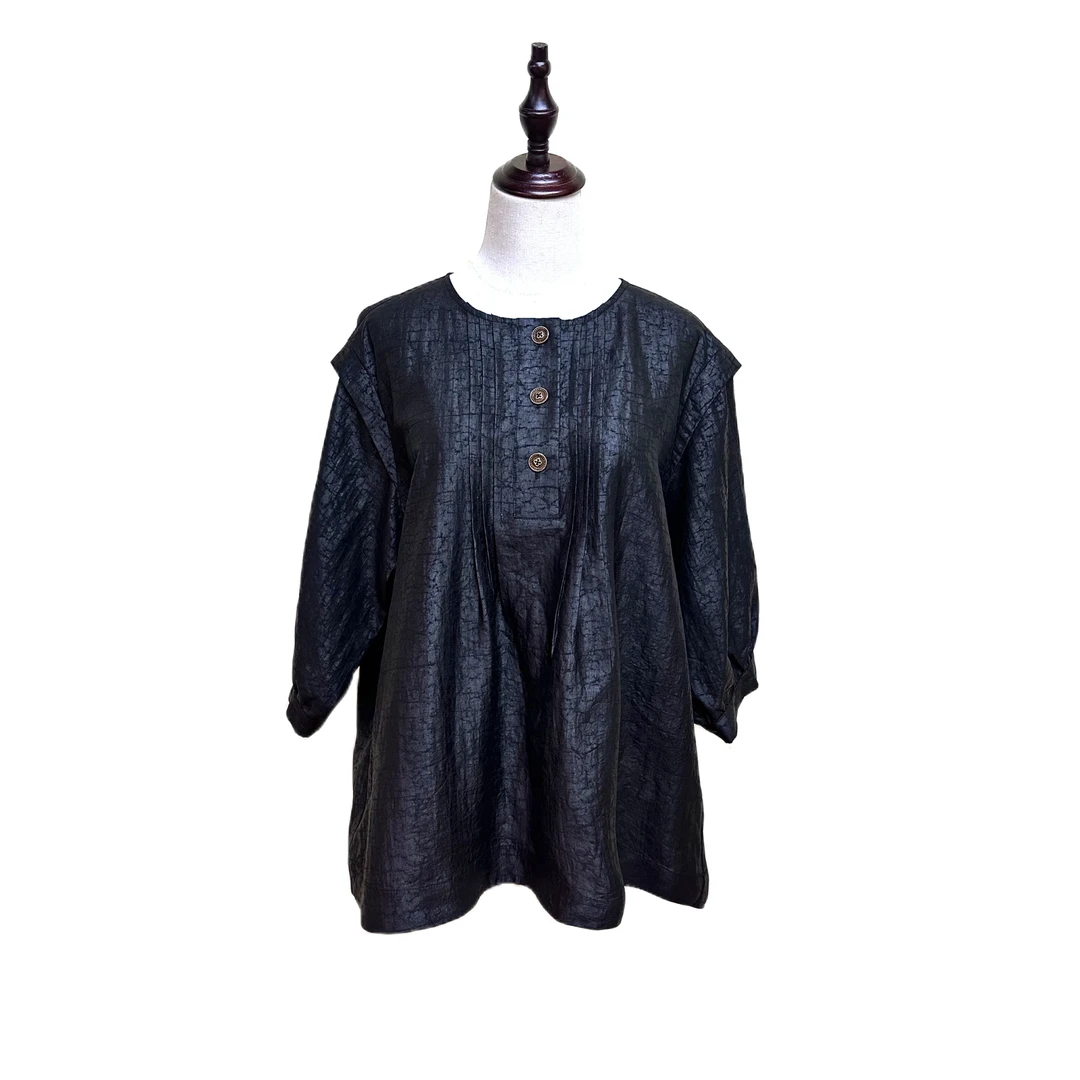 【金禧禧服饰】龟裂纹小金扣上衣 J23095
