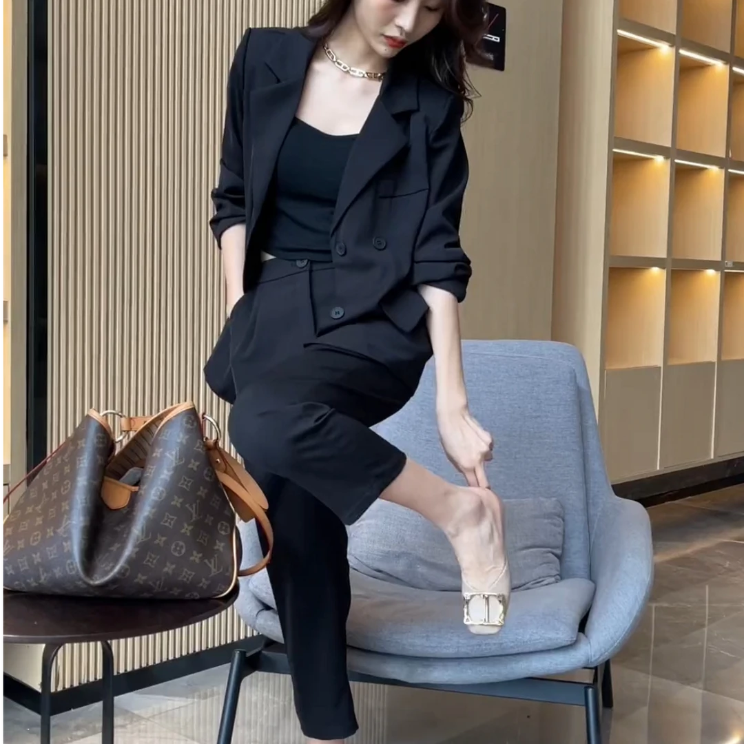 2024早款高级感气质西装套装七分裤小个子网红休闲时尚两件套
