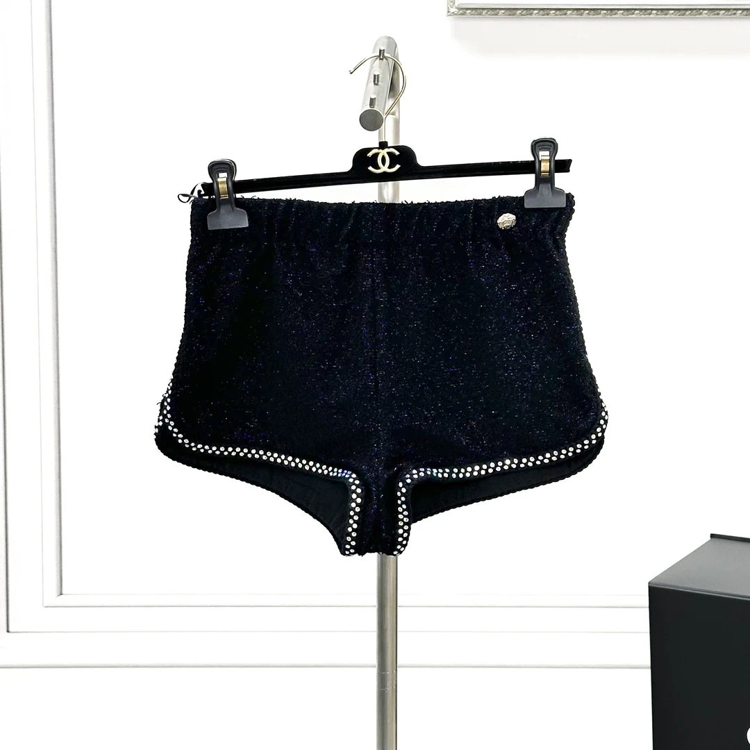 99新 Chanel/香奈儿 34码 24C水钻滚边蓝色亮片黑色粗花呢短裤
