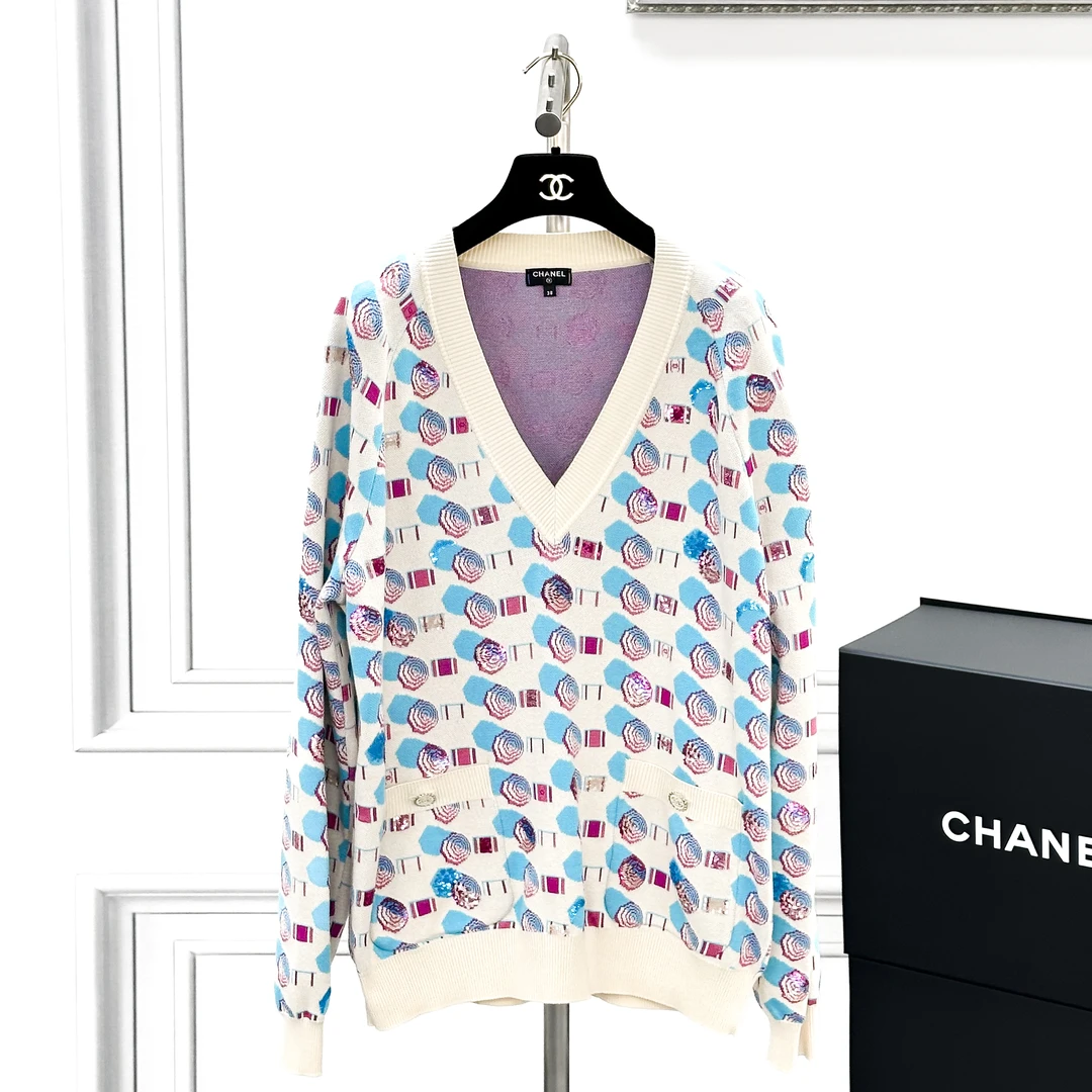 99新 Chanel/香奈儿 沙滩系列38码白边V领绿色针织上衣