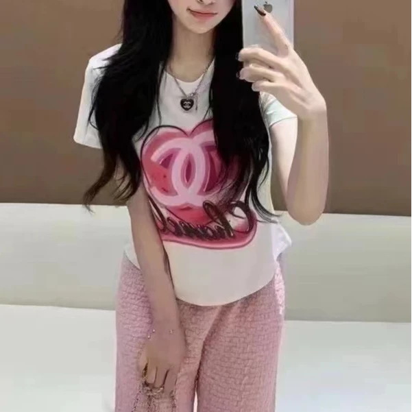 99新 Chanel/香奈儿 XS码粉色爱心白色短袖T恤