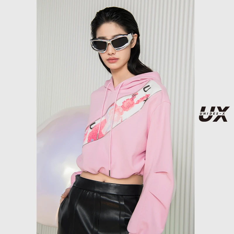 UX 秋新款 艺术联名卫衣女 粉色时尚长袖短款上衣 通勤百搭