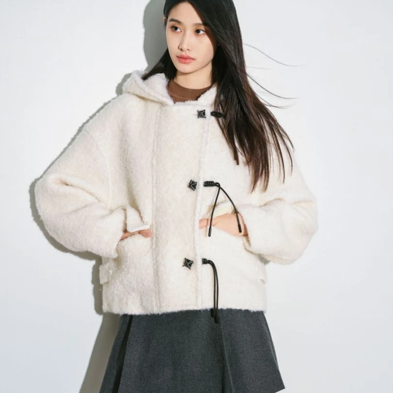 UX冬季新款连帽短款呢大衣