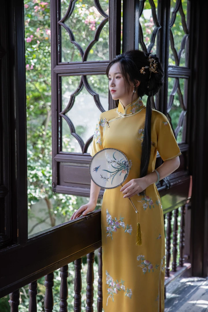 旗袍工费 古法纯手工开襟旗袍苏绣旗袍（定制款不退不换）