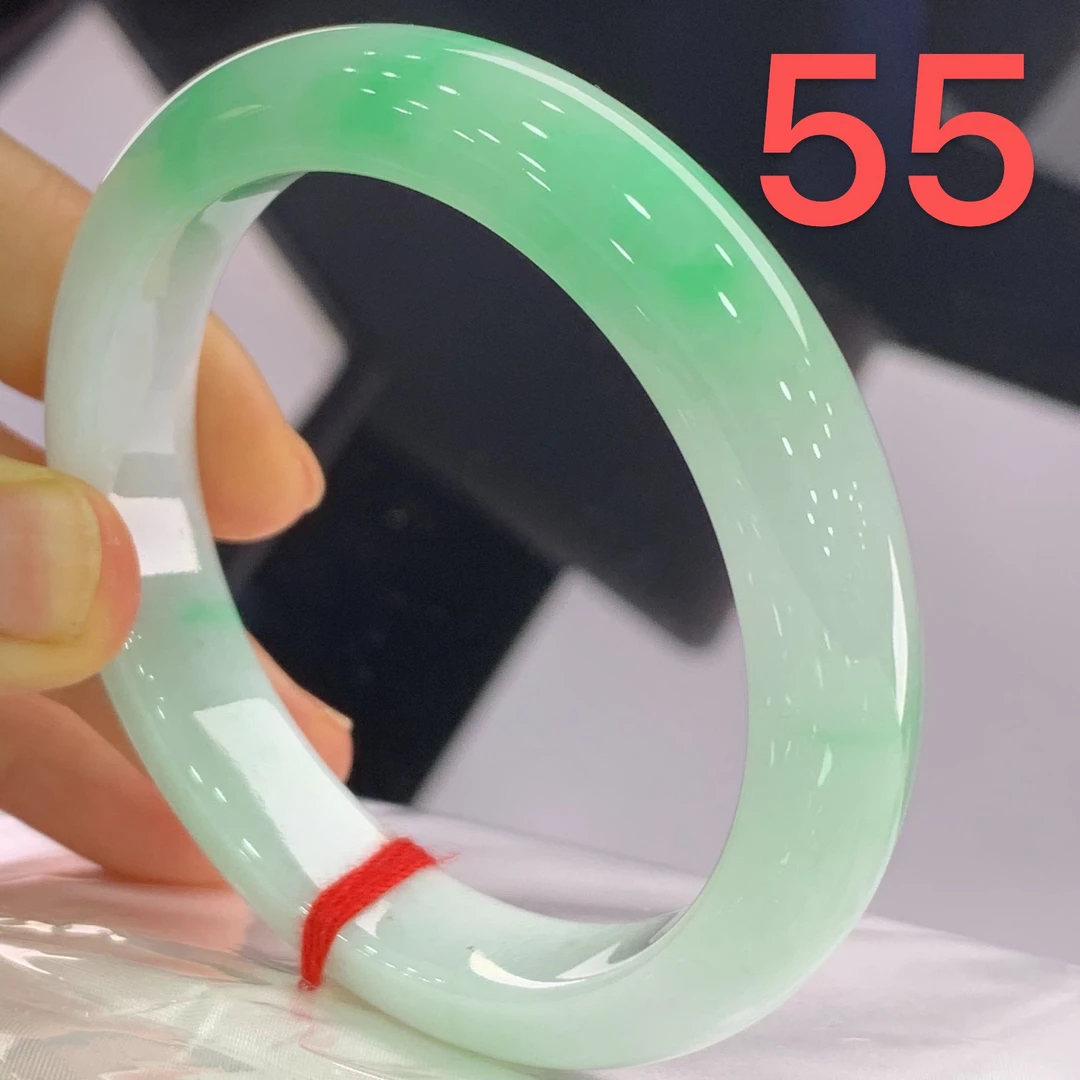 天然缅甸翡翠A货 白底青带绿 完美 正圈