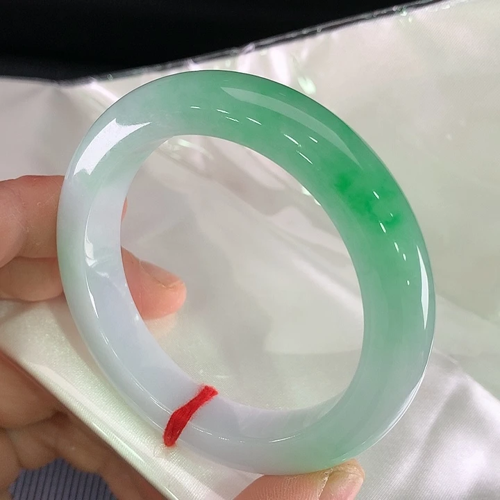 翡翠手镯未镶嵌正圈53