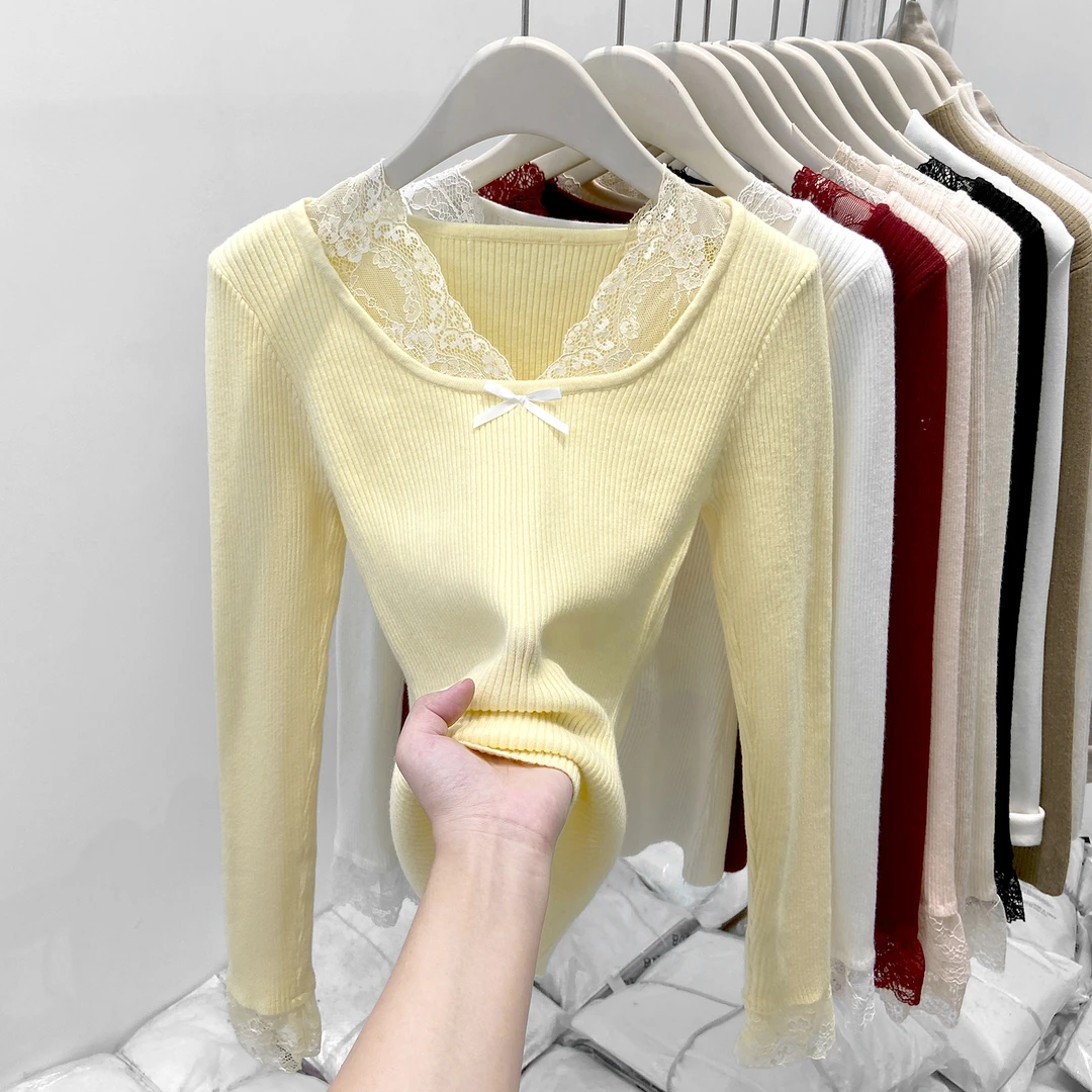多巴胺v领蕾丝拼接坑条针织上衣女2025春季修身甜辣内搭打底毛衣