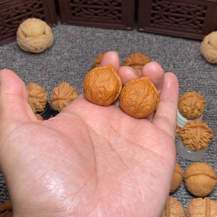 【闪购商品】文玩核桃吊坠N****o