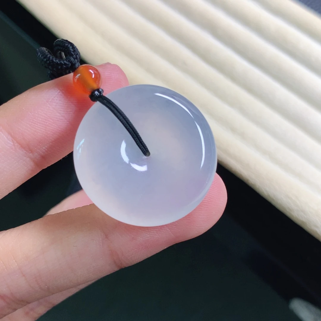 翡翠颈饰未镶嵌扣子