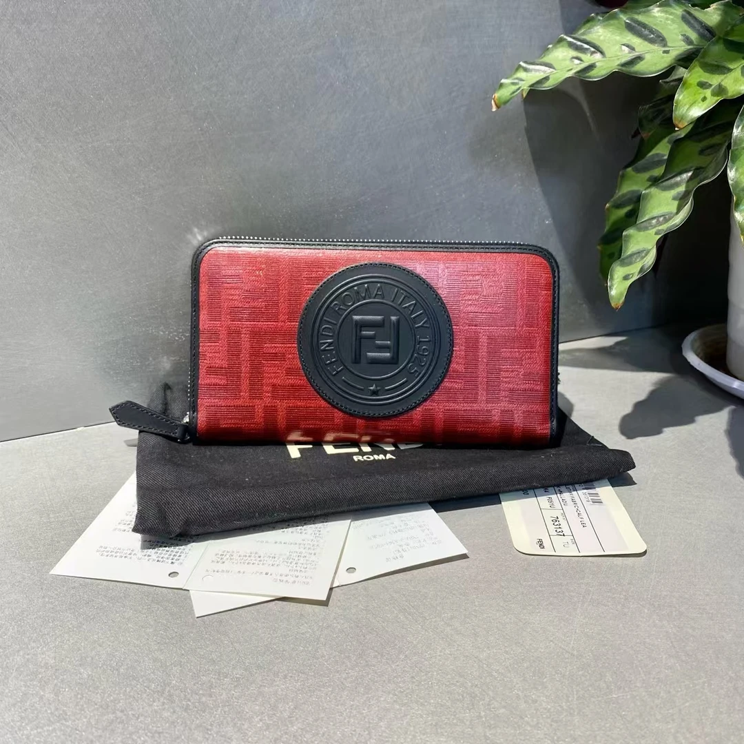 99新 FENDI/芬迪 芬迪 长款钱包 多卡位设计 风情图案