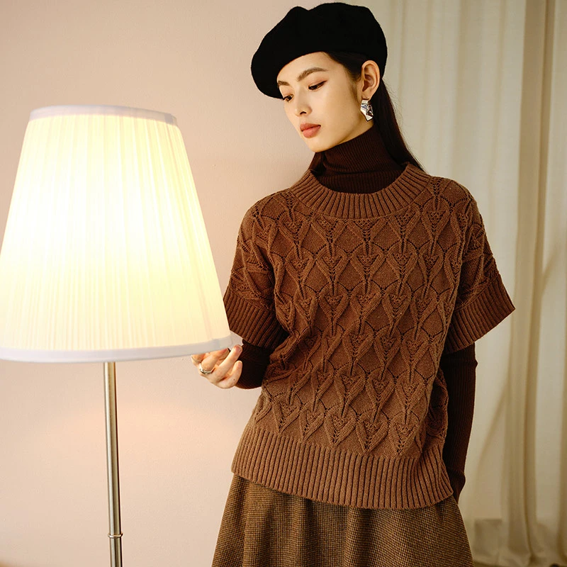 晚白时尚简约羊冬季毛衣短袖休闲螺纹纯色套头针织衫女24080101