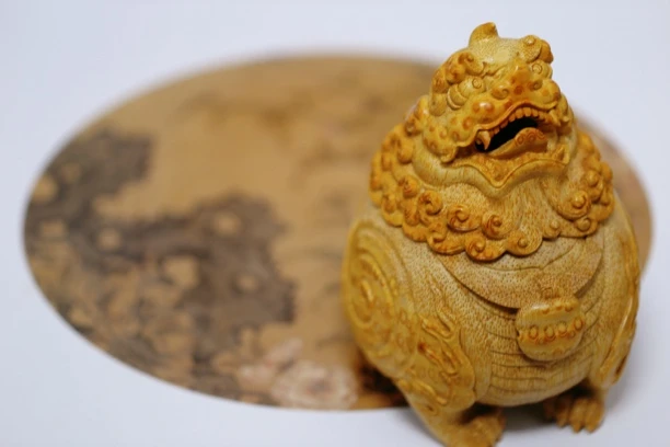 竹根雕满钉钉狮子香炉“狻猊香炉”，满工