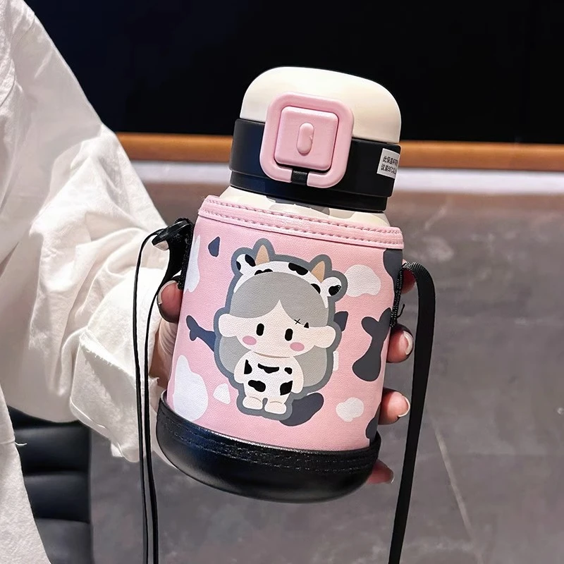 儿童保温杯316不锈钢食品级防摔皮套吸管杯学生上学斜挎防摔水杯