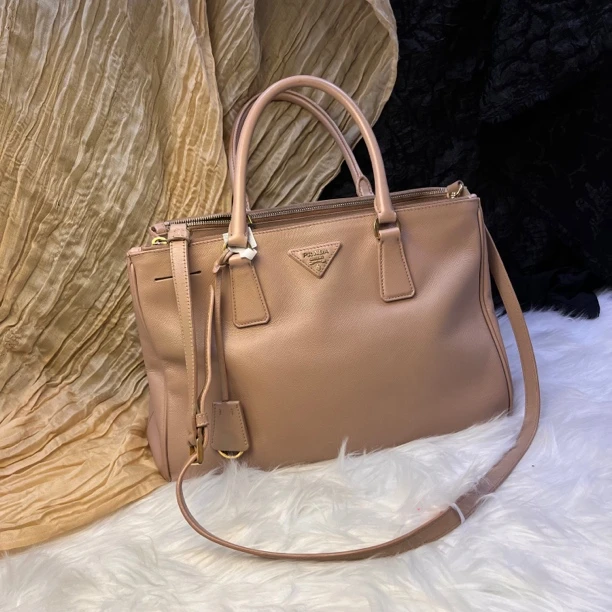 95新 Prada/普拉达 普拉达裸色中号杀手斜挎包