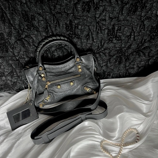 95新 Balenciaga/巴黎世家 大喜/巴黎世家锡器灰金钉机车包mini