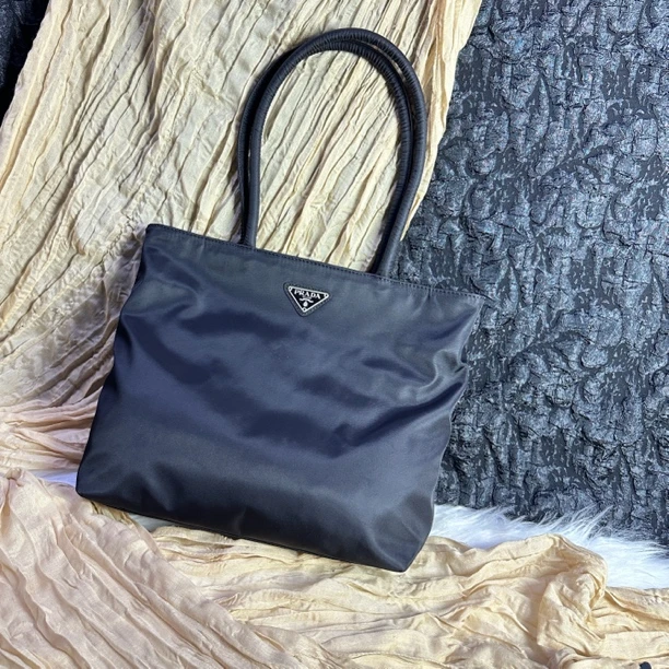 95新 Prada/普拉达 普拉达黑色单肩降落伞托特包