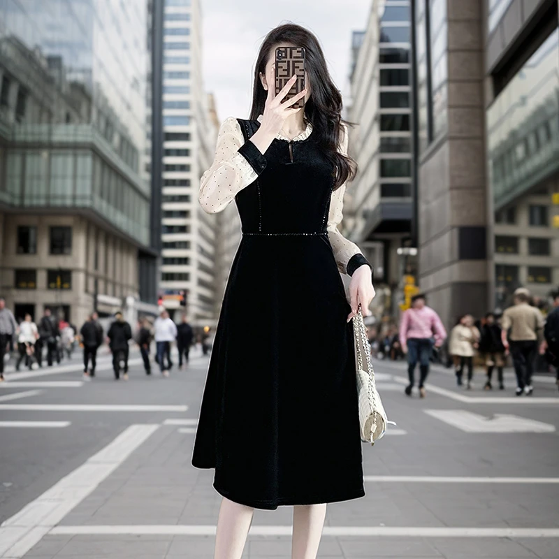 奢姿2024年秋季新款大码女装气质圆领连衣裙胖妹妹撞色拼接裙子