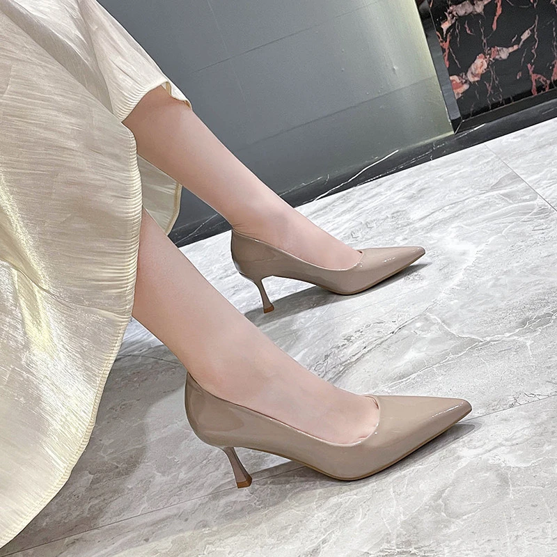 职业高跟鞋女细跟春季2025年新款气质漆皮黑色尖头高跟鞋9876#