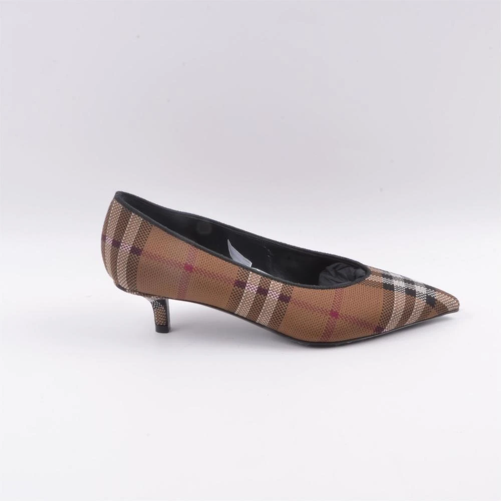 Burberry棕色编织低跟鞋